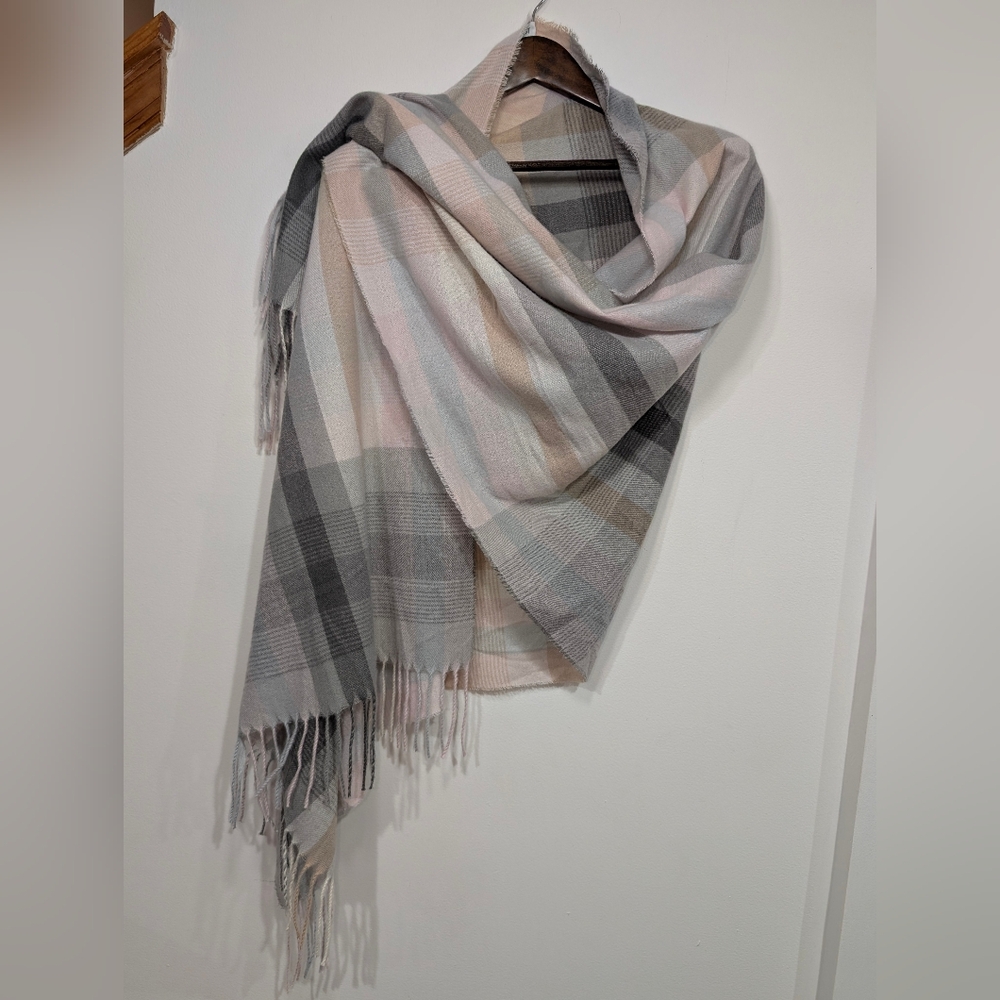 Nine West Plaid Scarf Shoulder Wrap Gray Pink Tan Wide Checkered Fringe
